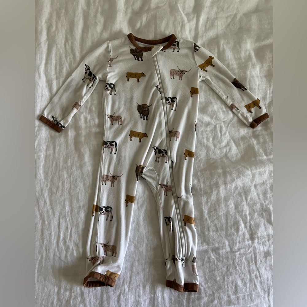 Kyte Baby Zipper Romper in Moo